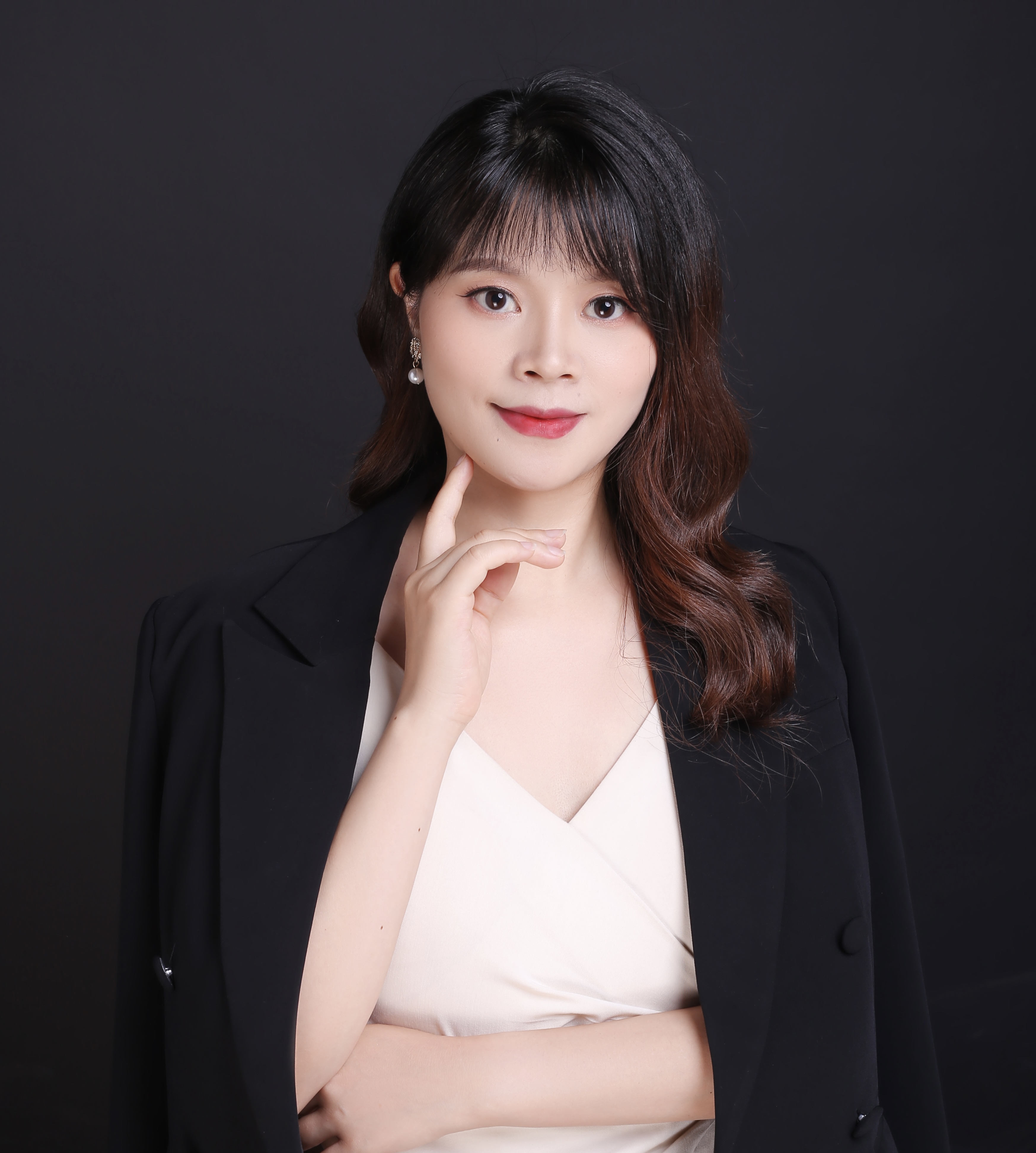 Portrait of the YolaiYoha founder